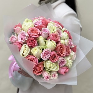 Букет дня нежный микс роз